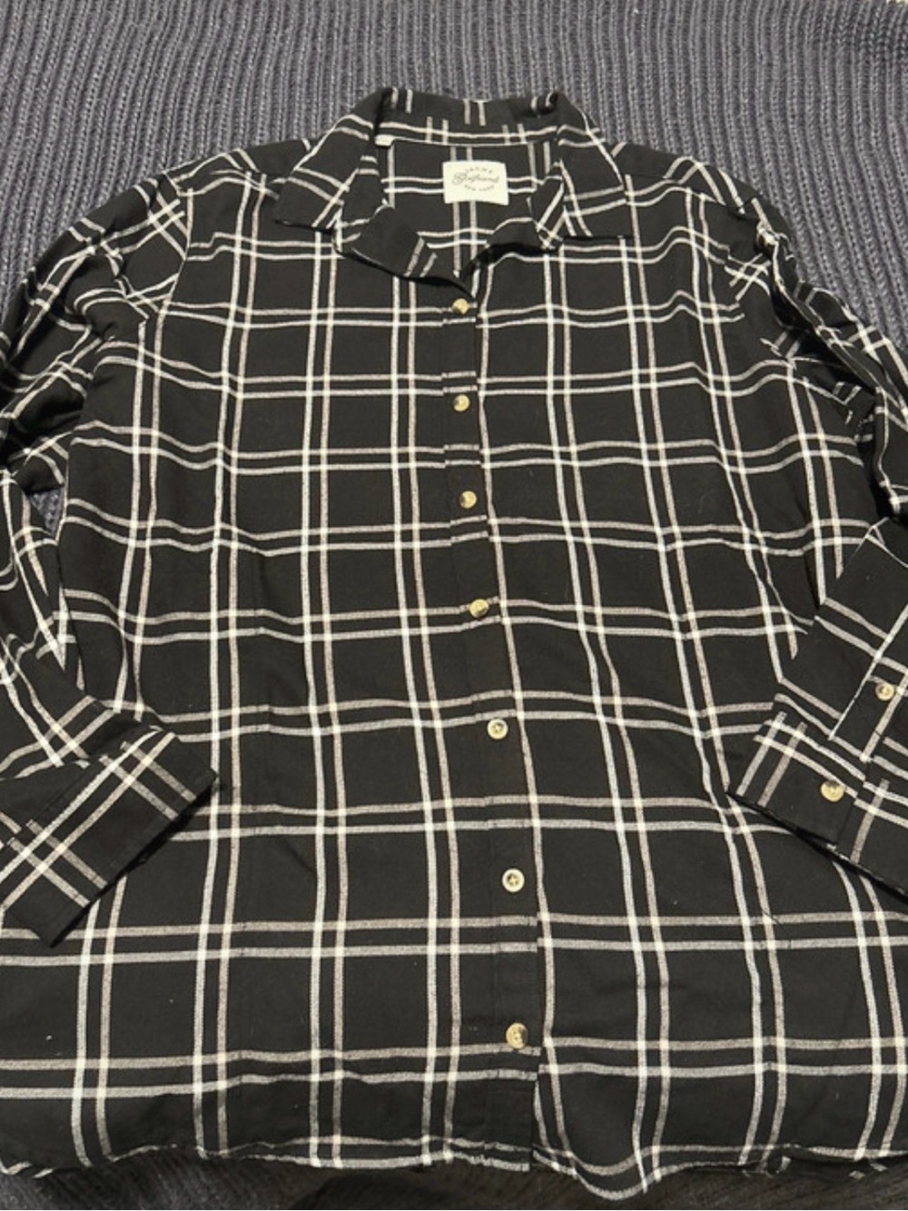 JACHS Girlfriend Black Button-Down Shirt with White Windowpane Plaid